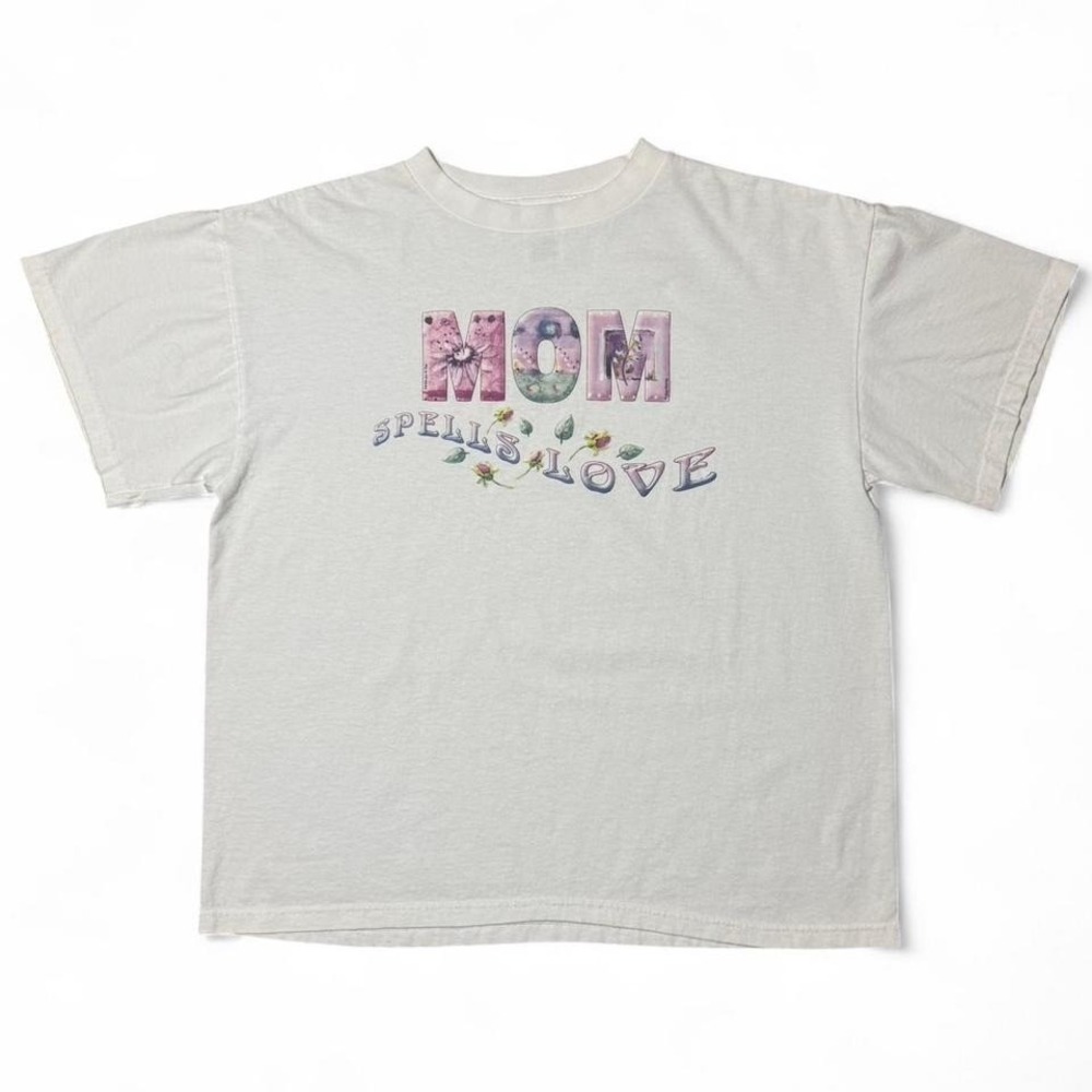 Vintage Y2K Mom Spells Love Graphic T-shirt Gift Holiday Mother Grandma L 22x25